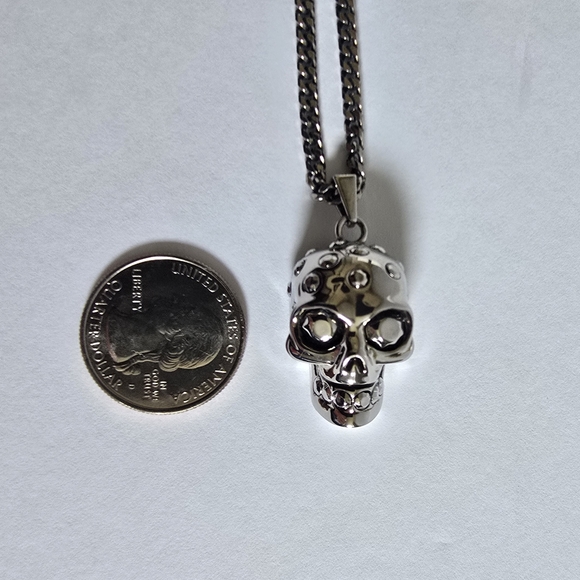 Alexander McQueen Skull Necklace Silver - Picture 4 of 9